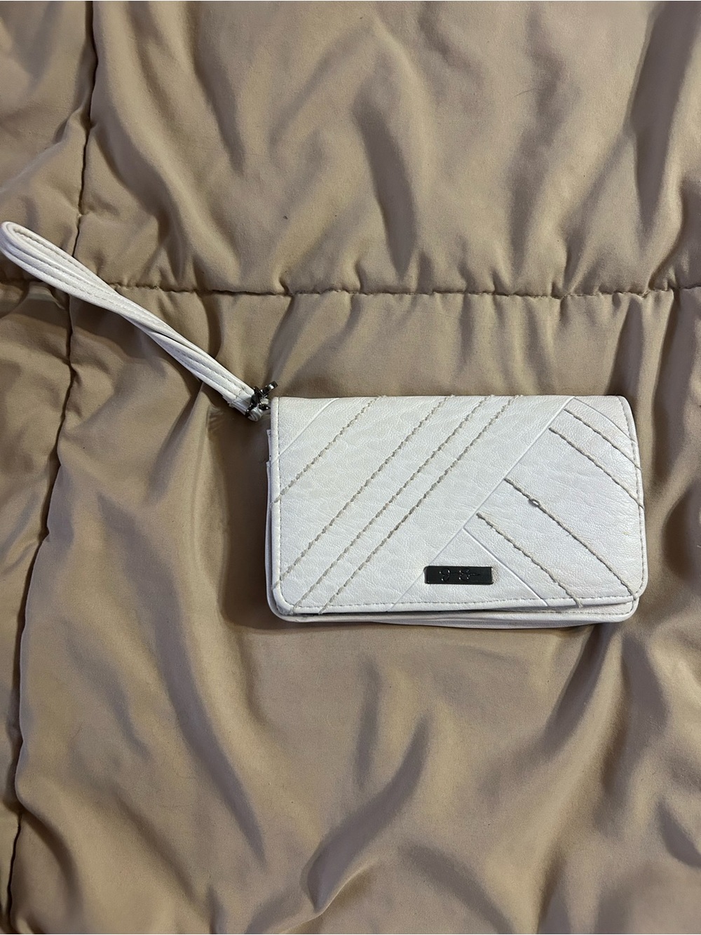 Jessica Simpson White Quilted Wristlet Clutch